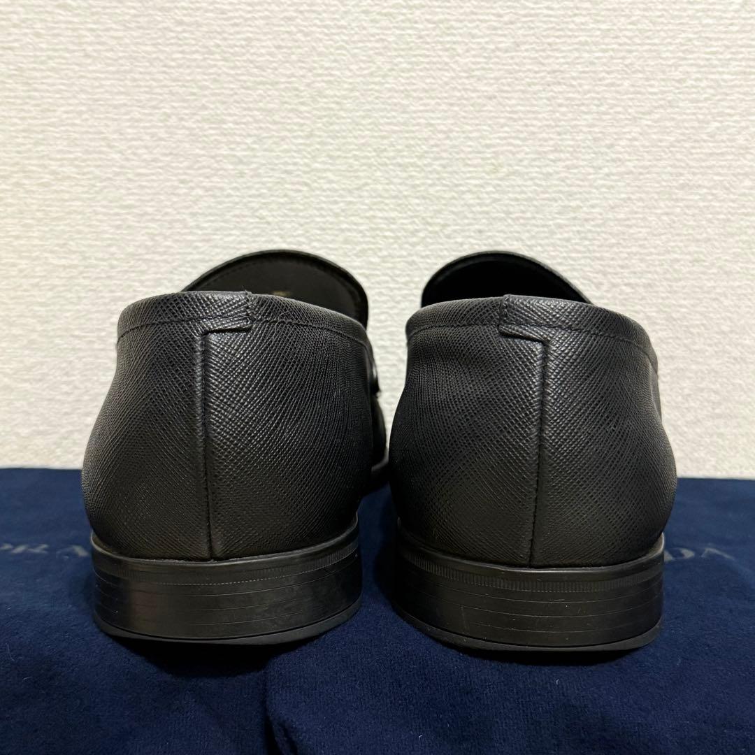 prada ローファー サフィアーノレザー トライアングル 黒 ビジネスシューズ