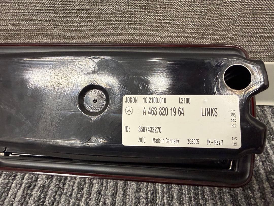 メルセデスベンツ W463後期 Gクラス純正テールライト