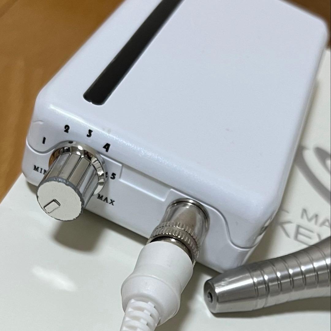 シャレドワ ケビン ネイルマシーン