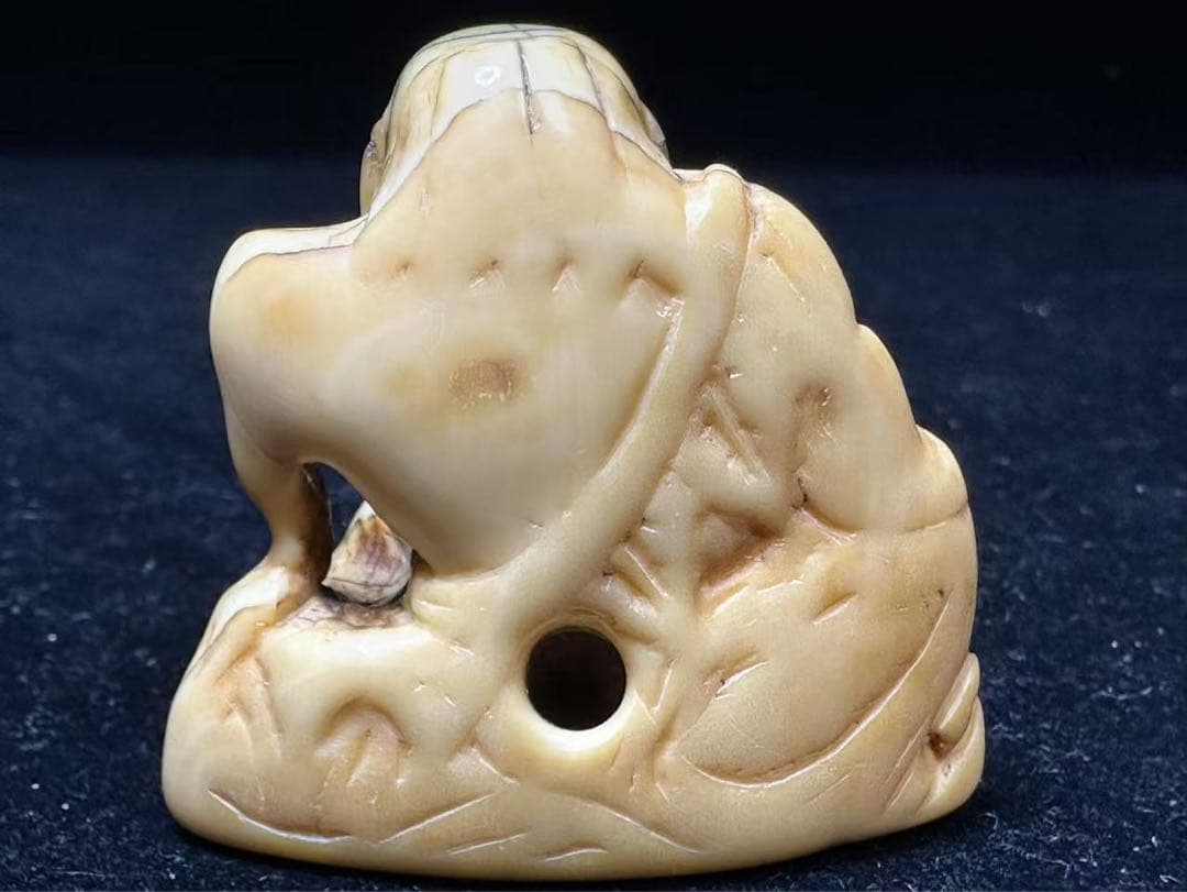 根付　置物　アンティーク　天然素材　彫刻 古美術品　細密細工　骨董コレクション