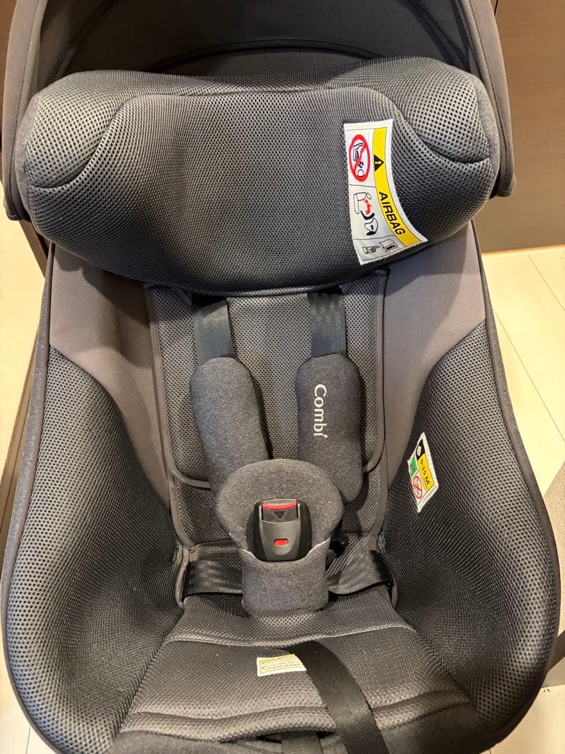 Combi チャイルドシート　クルムーヴアドバンス　　ISOFIX