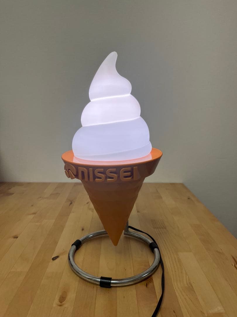 ソフトクリーム型 ライトスタンド　NISSEI ニッセイ