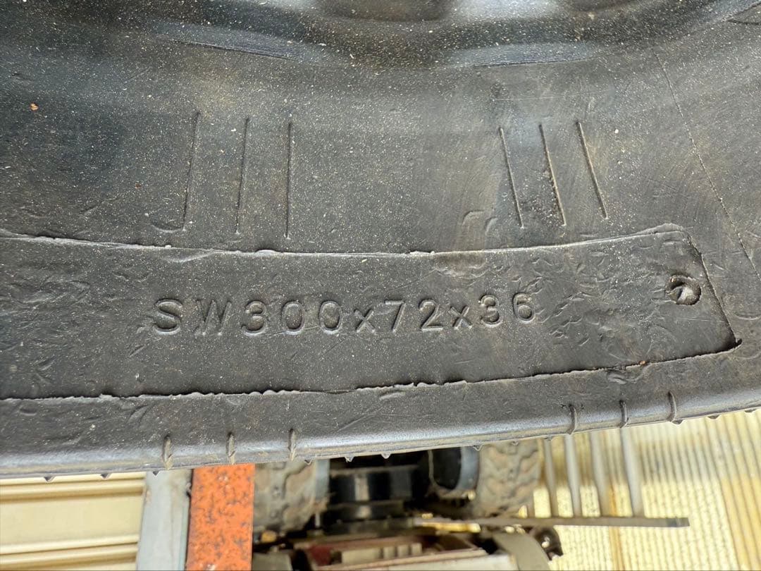 除雪機ゴムクローラー