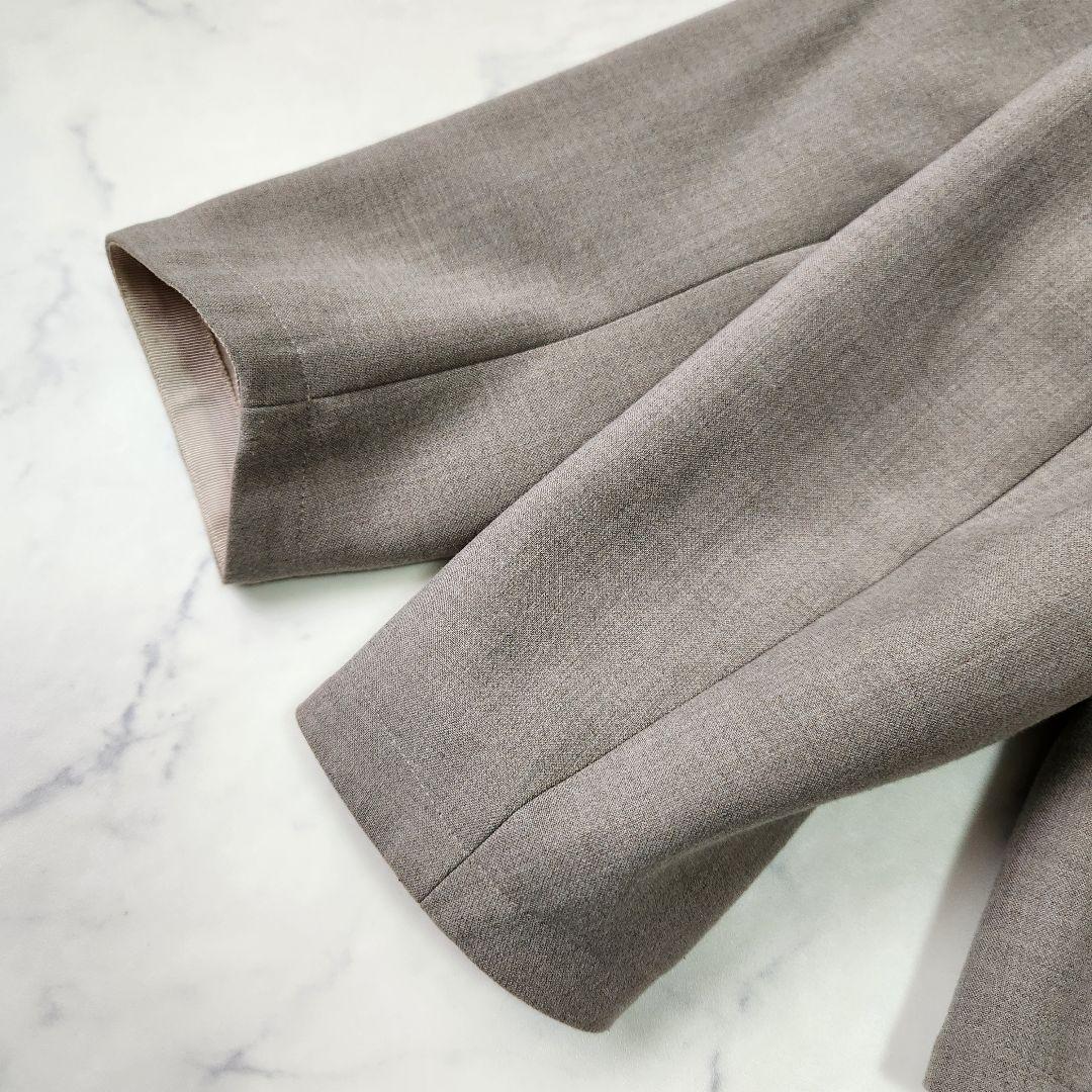 BEIGE, ベイジ　ノーカラージャケット 上品 ショート丈 ※金具タグ欠品