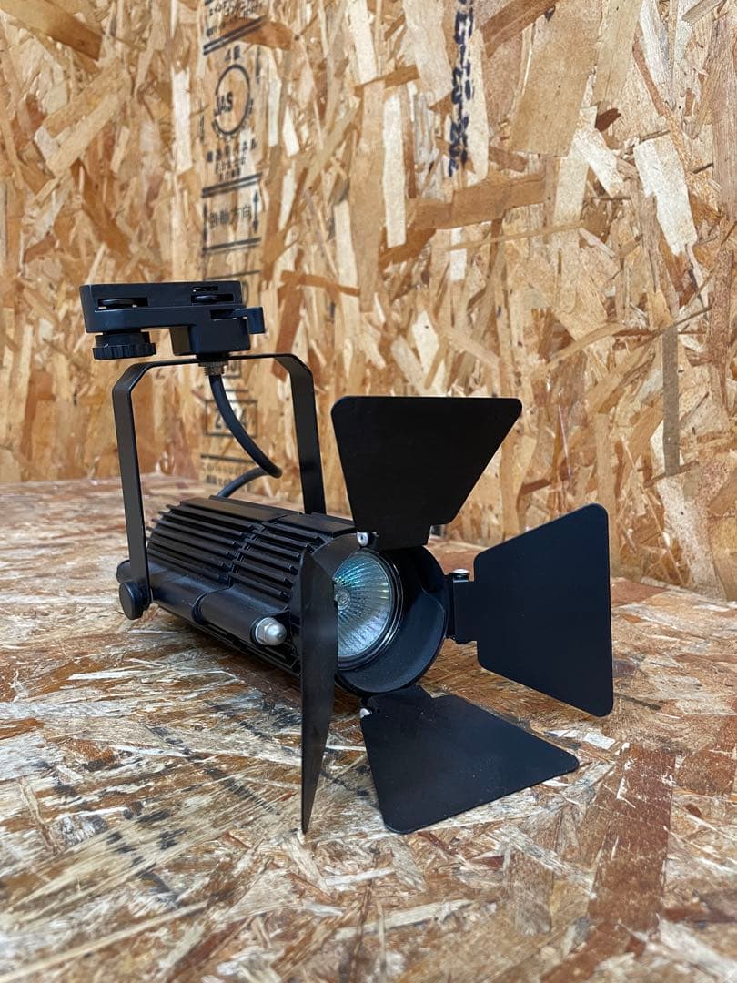 C(7757) スポットライト 6個 ダクトレール用 パンドア付き 照明器具