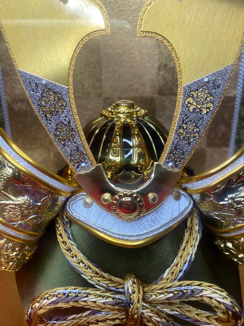 東京久月　五月人形　家紋付き兜飾り　白木六角形クリルケース入・コンパクトサイズ