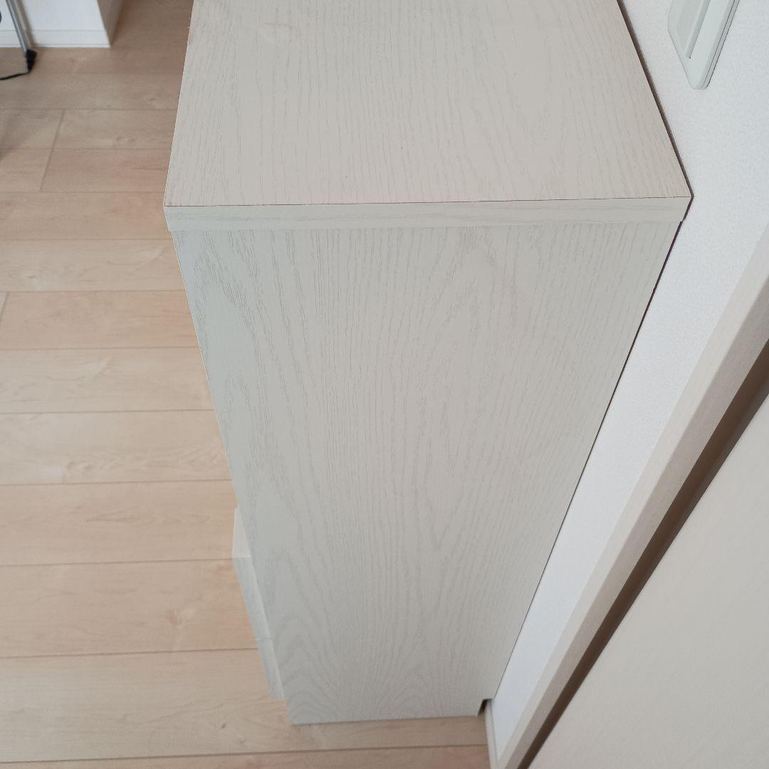 早い者勝ち！ニトリ【サラ】ホワイト ガラス扉付き本棚