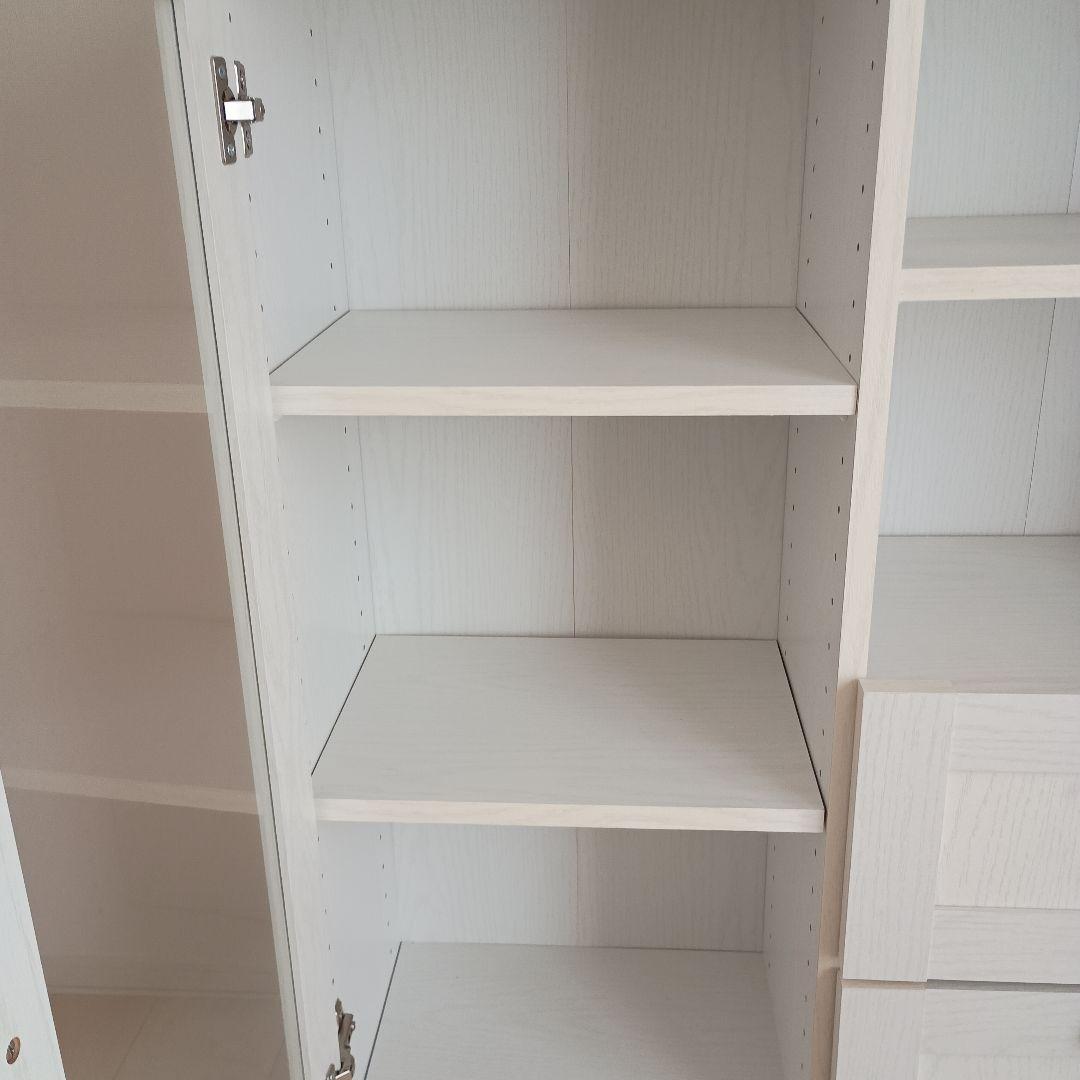 早い者勝ち！ニトリ【サラ】ホワイト ガラス扉付き本棚