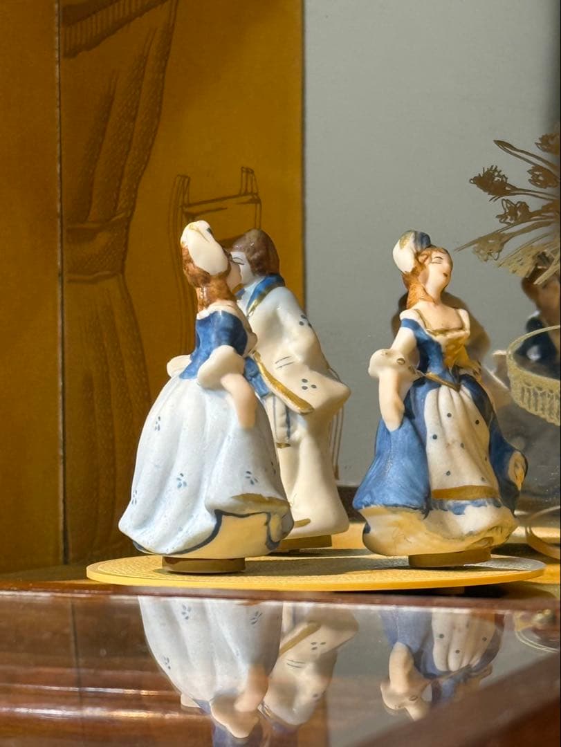 オルゴール付き　小物入れ　アクセサリーボックス