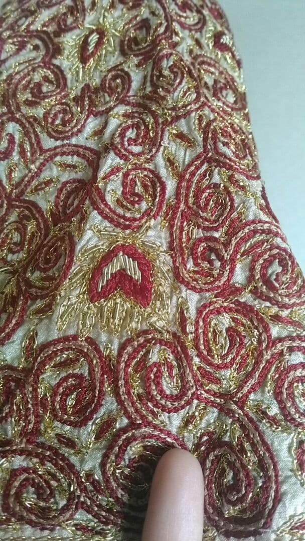 ボリウッド衣装　アンティーク　シルクの刺繍トップス