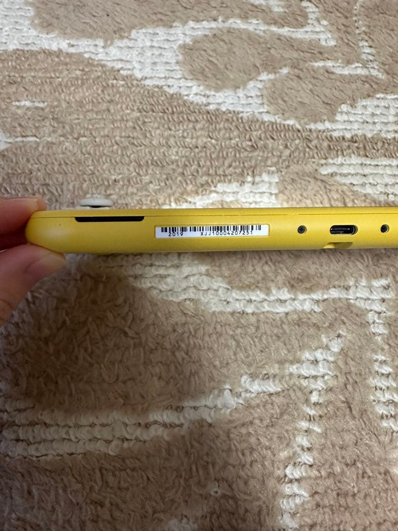 Nintendo Switch Lite イエロー　充電器