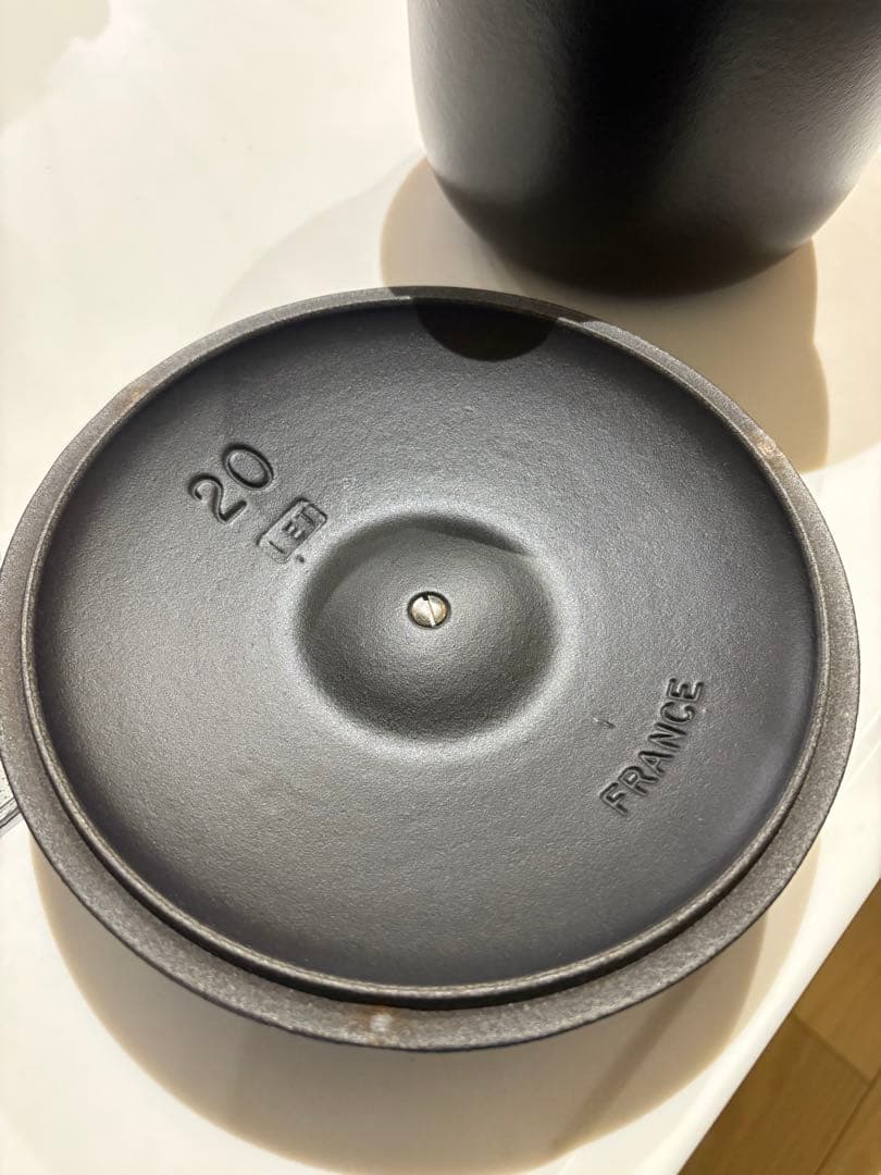 ル・クルーゼ　ココットエブリィ　20 マットブラック