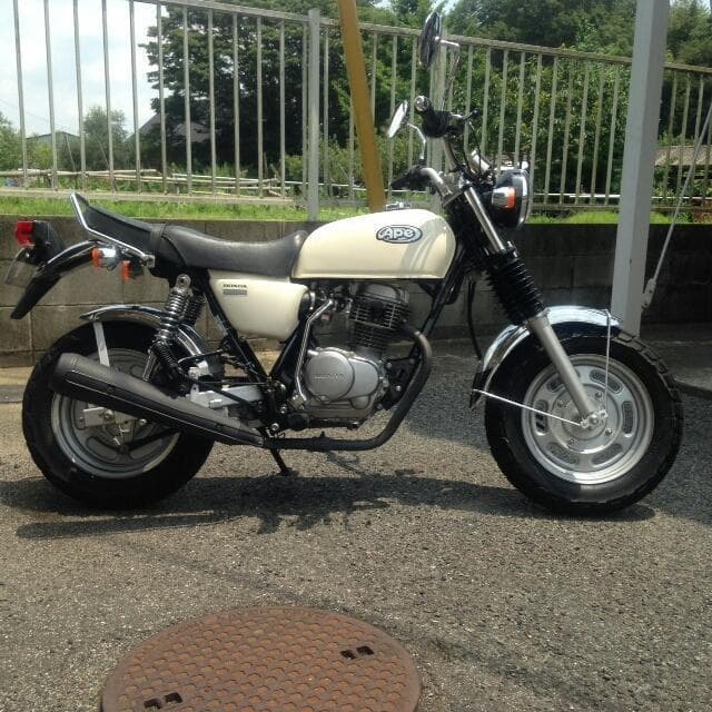 1 / 新品　エイプ50　100 ツインサスアダプター 塗装有　ＫＢＣ製 Ｗサス