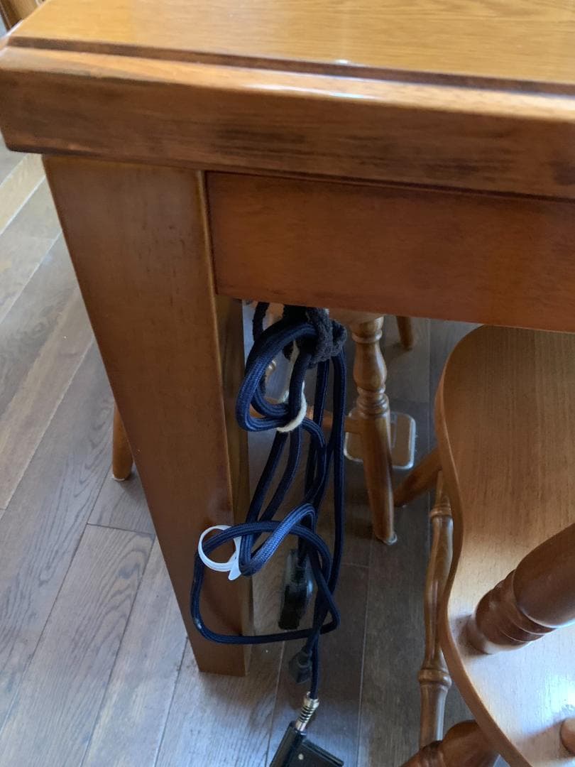 家具調こたつ　専用の毛布付き　椅子３脚付き