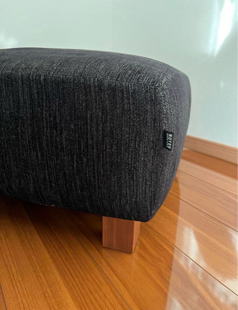 ノイエス　NOYES オットマン　Decibel C4