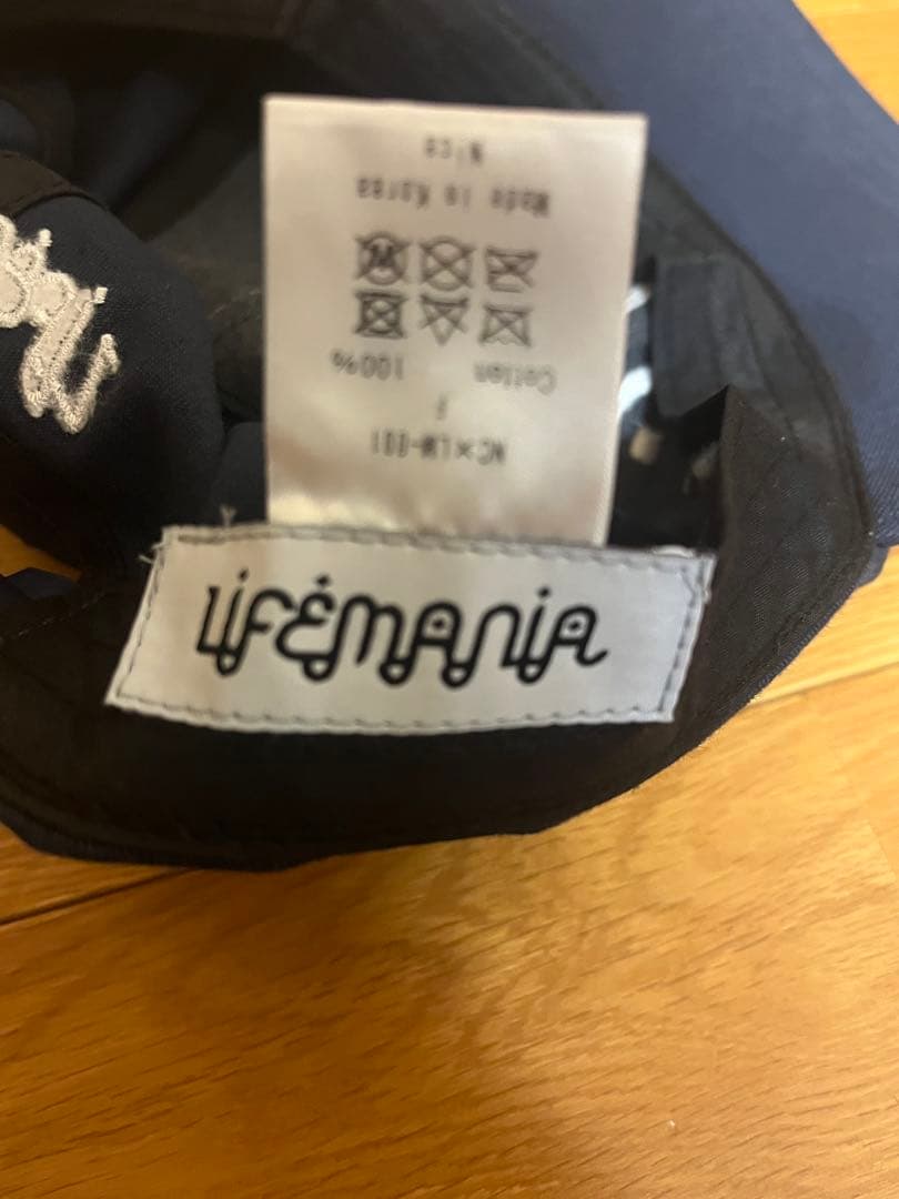 life mania girlz キャップ　ネイビー