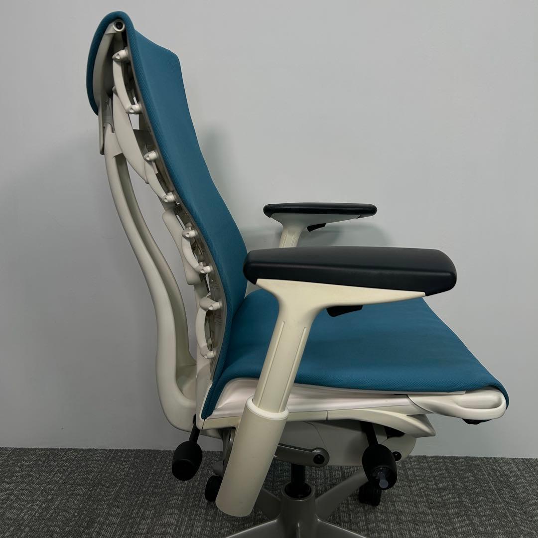 I エンボディチェア ハーマンミラー ホワイト Embody ブルー系
