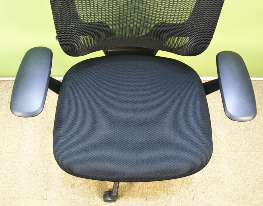 ax　オカムラ　シルフィーチェア　ローバック　固定肘　前傾機能　メッシュ　中古品