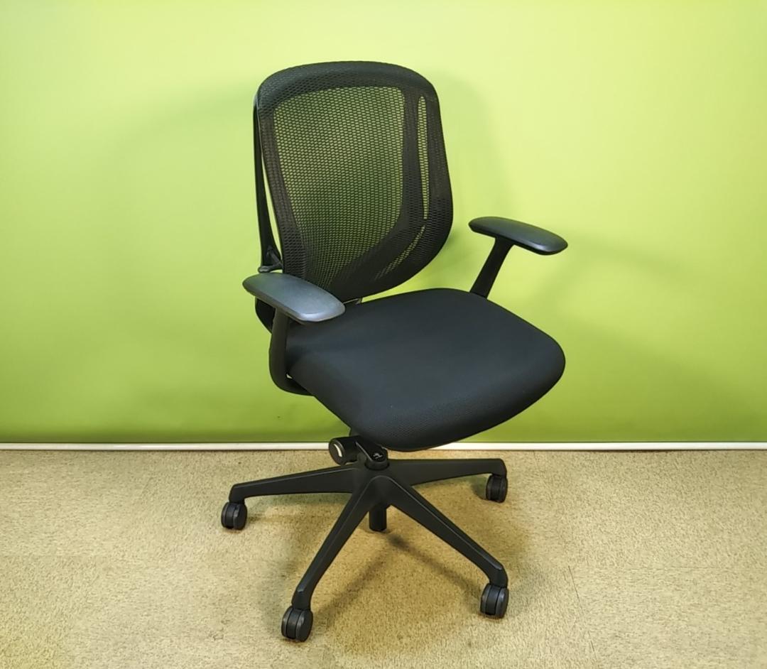 ax　オカムラ　シルフィーチェア　ローバック　固定肘　前傾機能　メッシュ　中古品