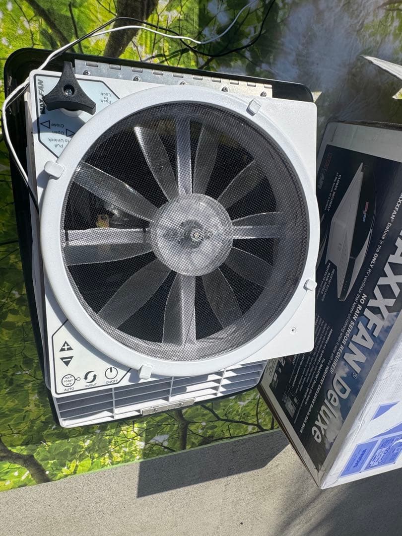 MAXXFAN Deluxe ファン 取り付けフレーム付き　リモコン無し