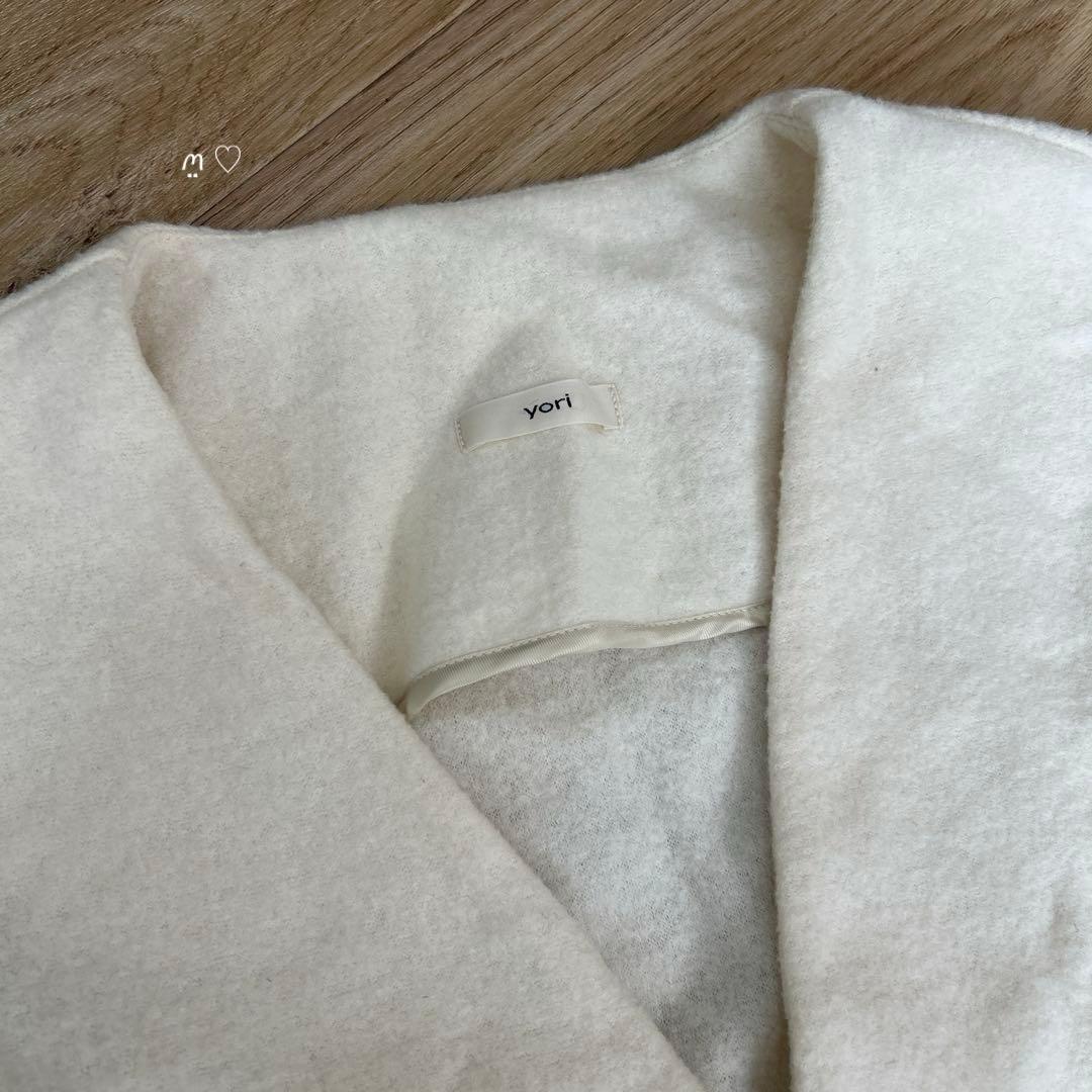 yoriヨリ　Vネックファーショートコート　Fフリーサイズ　ホワイト　ボア切替