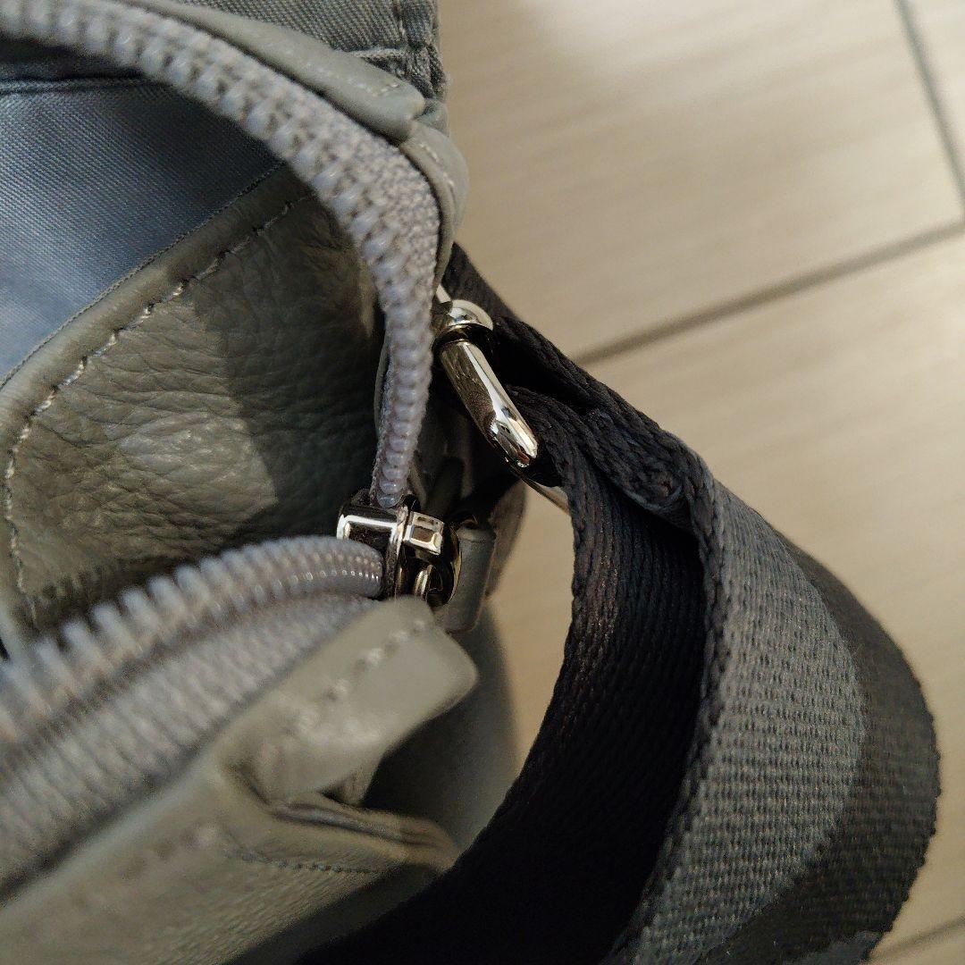 ear PAPILLONNER ワイドテープショルダーバッグ グレー