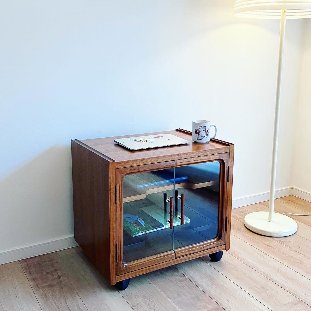 TVボード　オーディオキャビネット　チーク材　ビンテージ家具　古家具　モダン