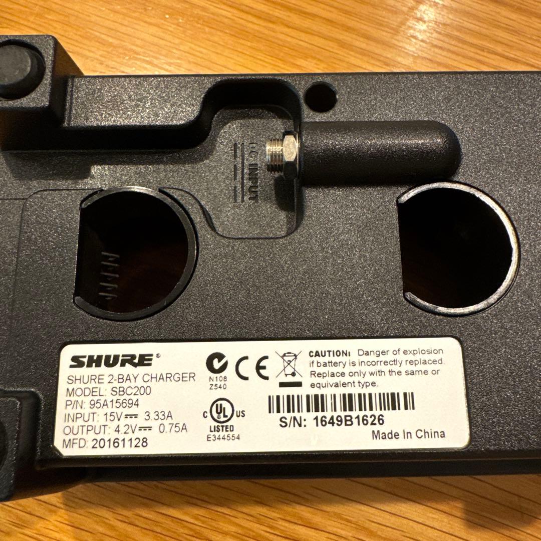 SHURE SBC200 2ベイ充電器