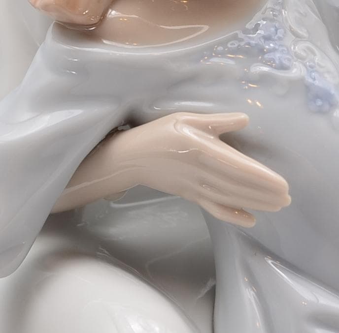 やさしさ　＃1527　★リヤドロ　スペイン　ポーセリン　光沢仕上げ　箱付き　絶版