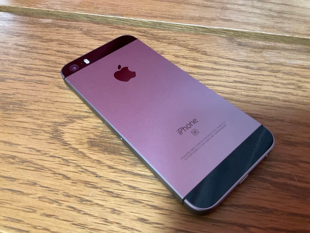 海外版　iPhone SE 128GB シャッター音なし