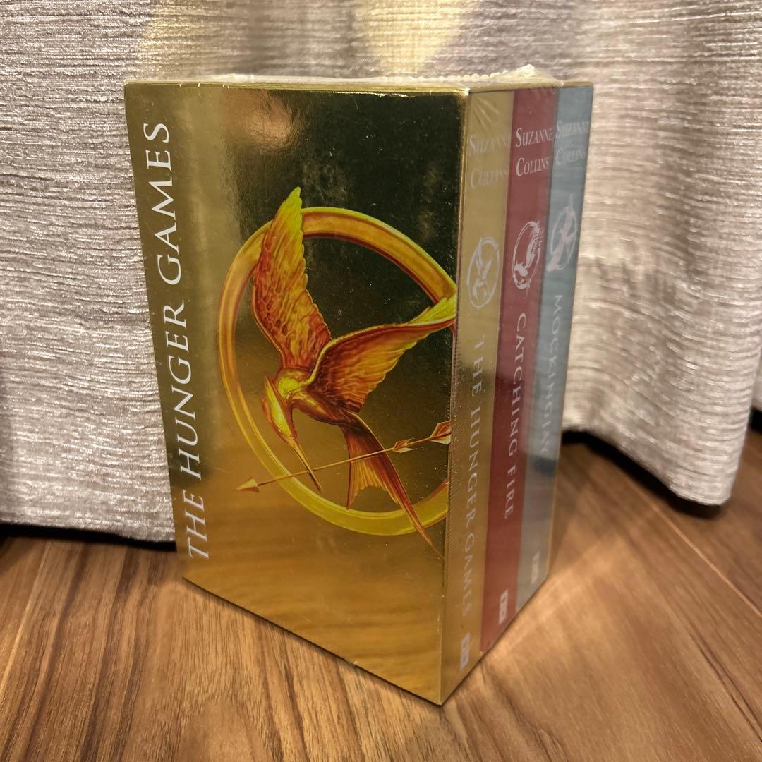 The Hunger Games Box Set Foil Edition 洋書