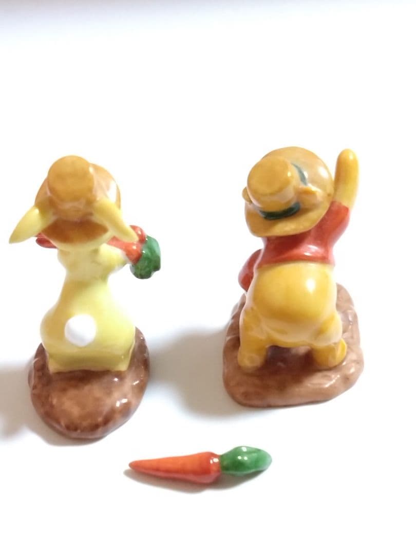 くまのプーさん陶器フィギュア　12種類背景カード付きベルメゾン