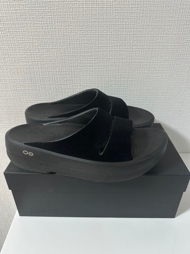 OOFOS（ウーフォス）／OOmega OOahh Limited 27 ベロア