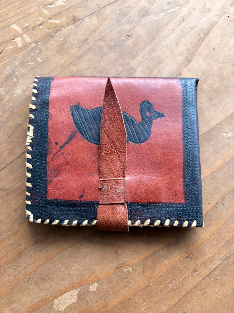 革製　ハンドクラフト　トライバル　民族　部族　工芸品　財布　革細工