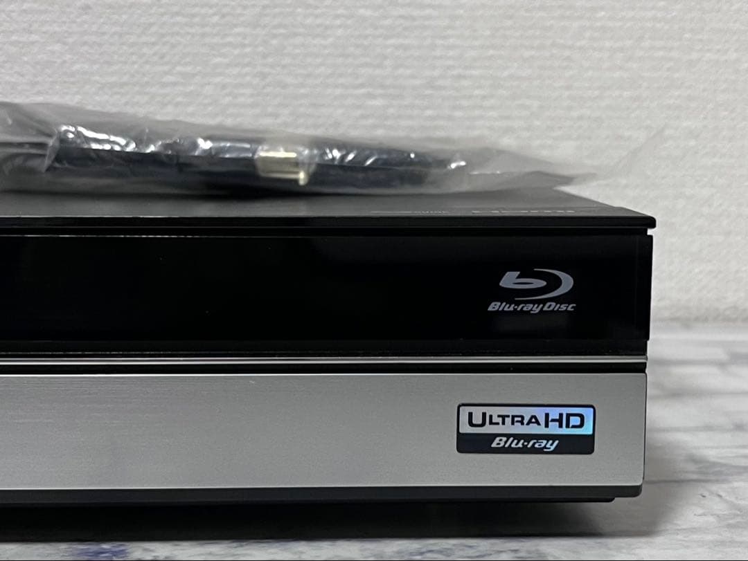 ULTRA HD 2TB 3番組録画　シャープBDレコーダー　BD-UT2100