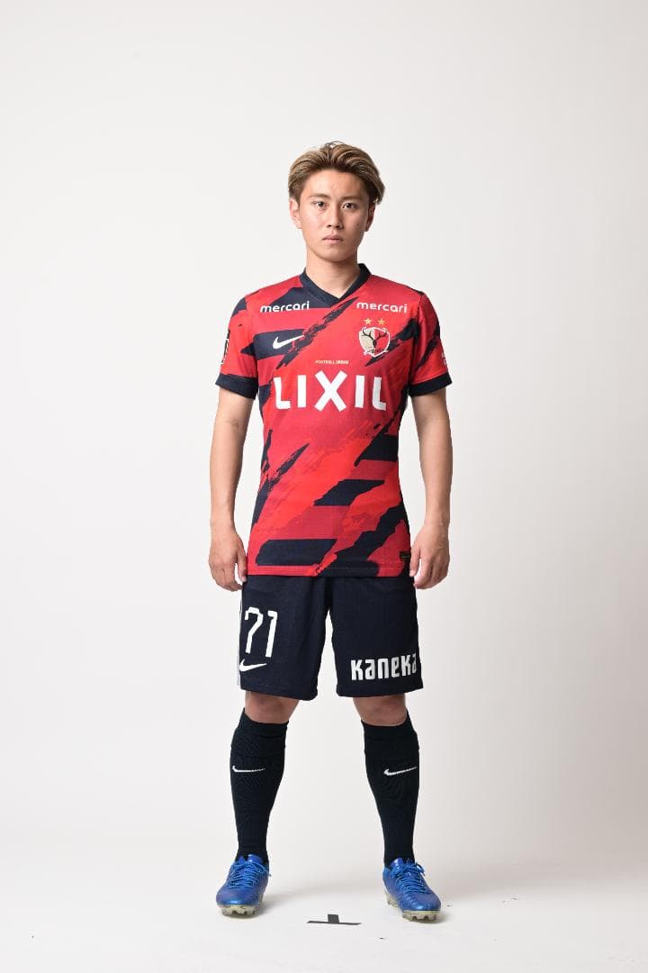 大*子様 荒木 遼太郎選手のサイン入り「25Ｊ１リーグ優勝記念Tシャツ」