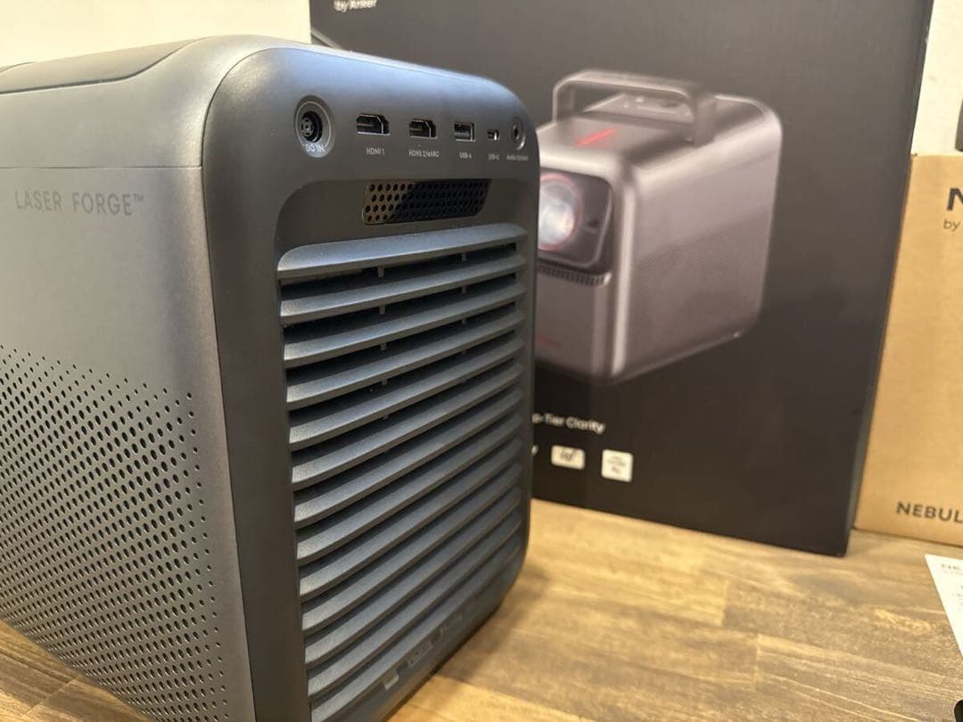 【美品】本日発送 Anker Nebula X1 レーザープロジェクター